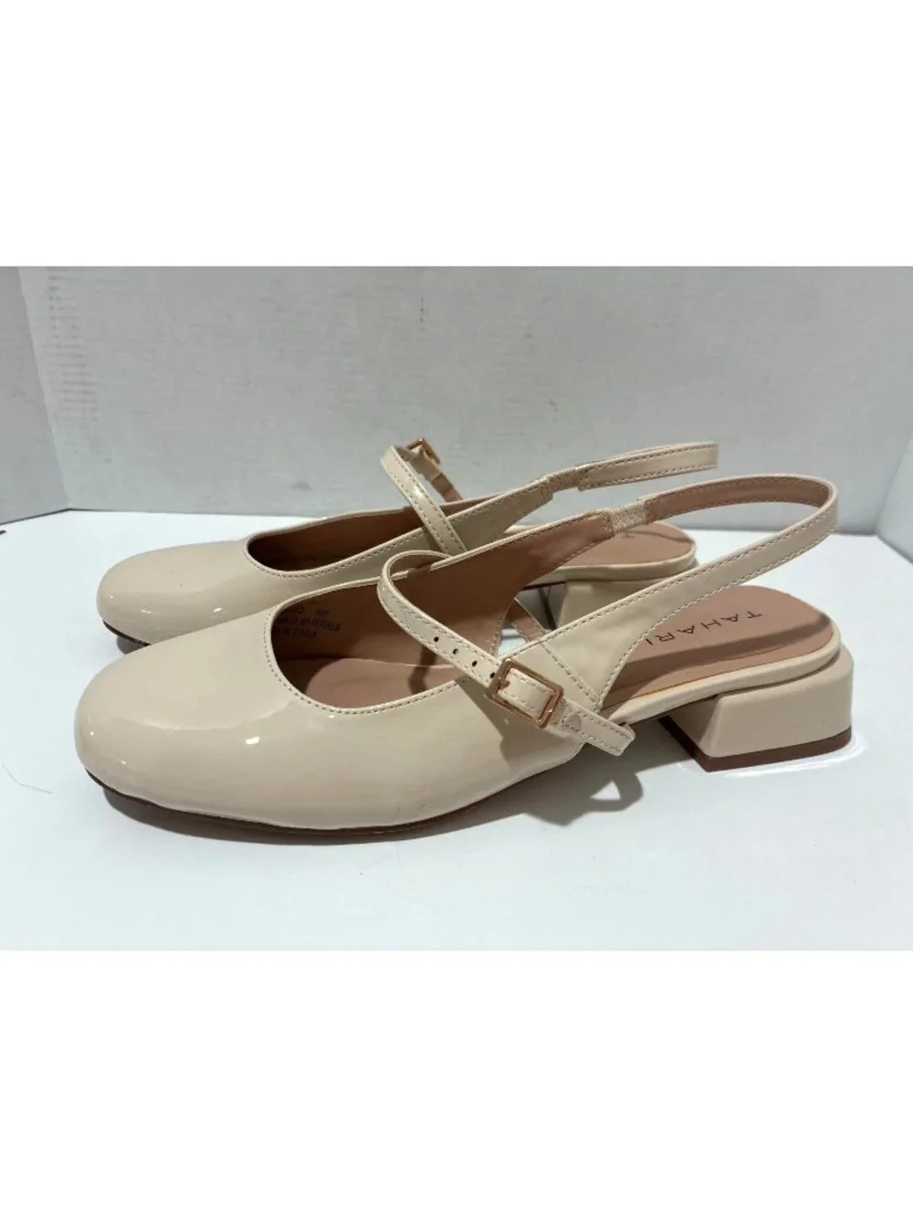 Tahari Womens Gogo beige slingback pumps low block heel buckle strap size 8